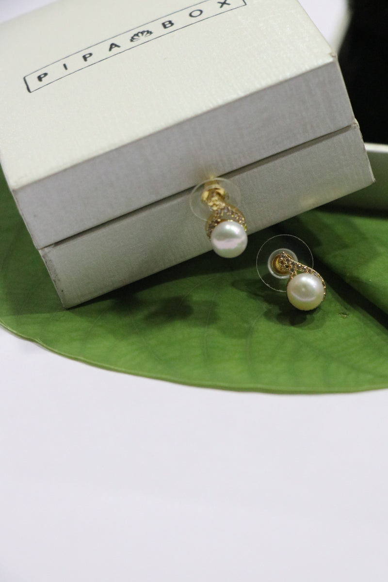 100% Natural Fresh Water Pearl Stud - Honey Love