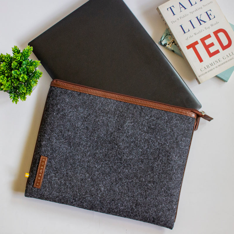 Lorenzo - Premium Felt Laptop Sleeve