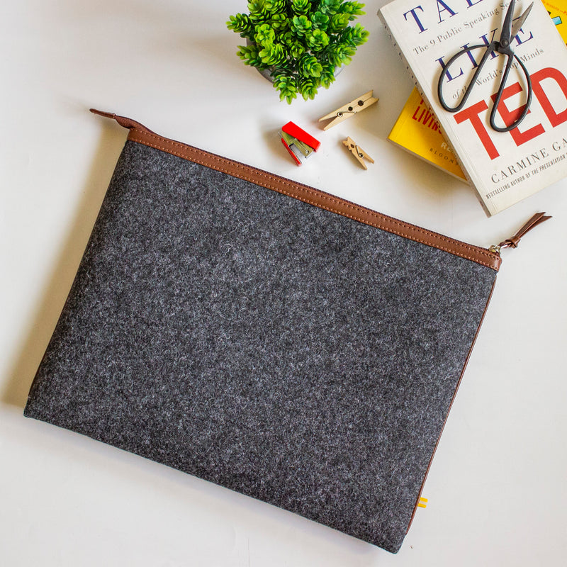 Lorenzo - Premium Felt Laptop Sleeve