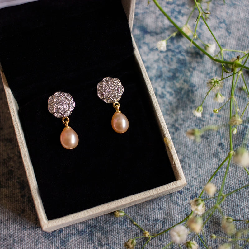Le Roseate - 100% Fresh Water Pearl Earrings