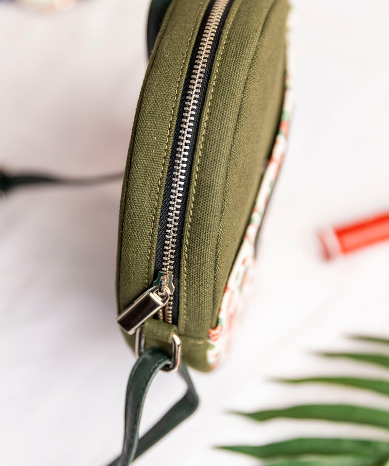 FLORIANA - Round Sling Bag